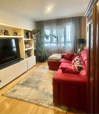 VENDO DUE tappeti da soggiorno multicolori 1,60x2,60