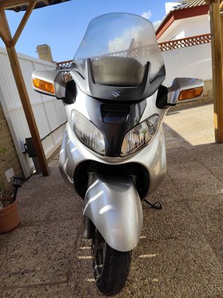 Suzuki burgman 650 executive