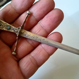 Abrecartas de plata con turquesa