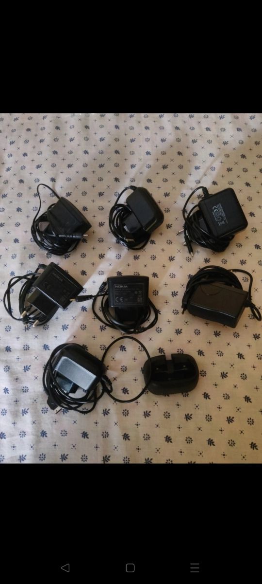 Alimentatori e cuffie Nokia, Samsung + gadget