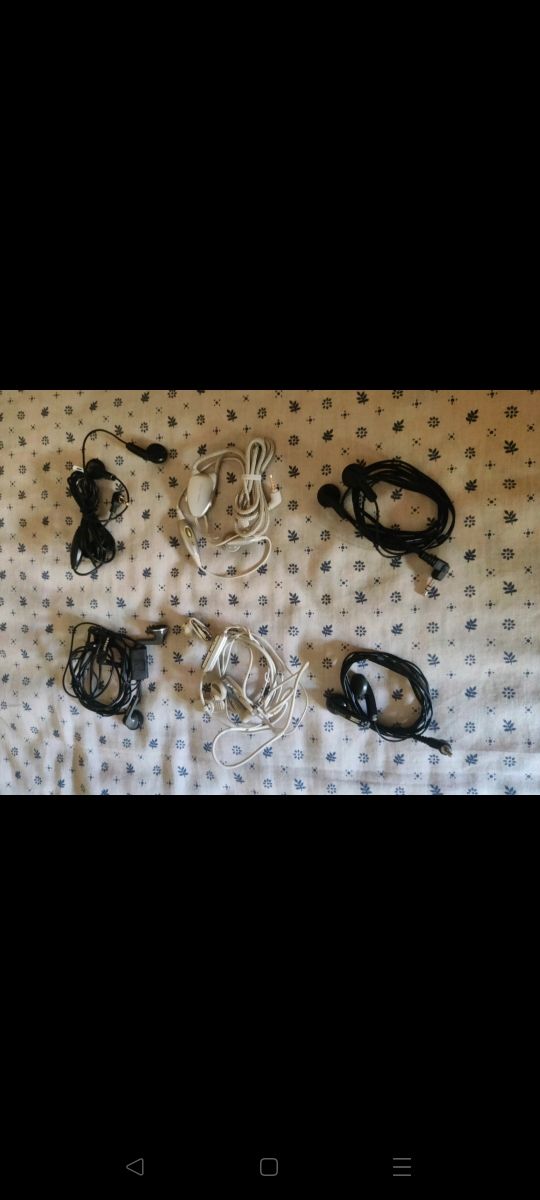 Alimentatori e cuffie Nokia, Samsung + gadget