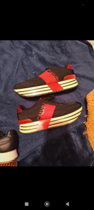 Zapatillas Calvin Klein Negras y Rojas