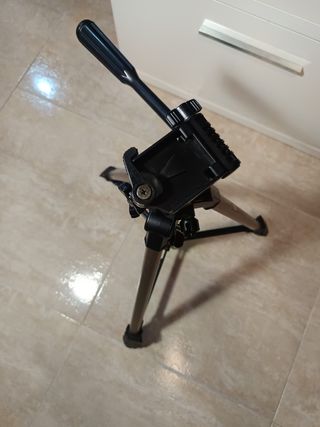 Canon EOS 450D con objetivos y accesorios