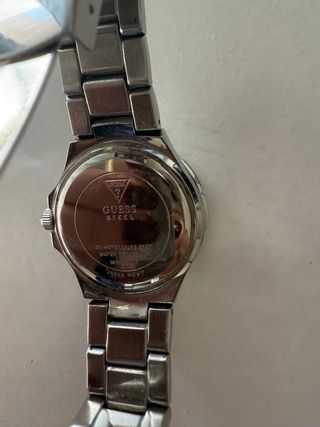 Reloj Guess Plateado con Cristales