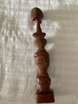Artesanía Cubana Madera Figura