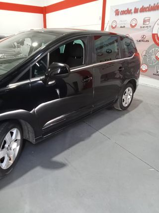 Peugeot 5008 Active 1.6 e-HDi 115cv CMP Blue Lion 