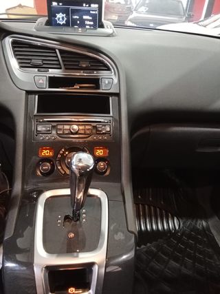 Peugeot 5008 Active 1.6 e-HDi 115cv CMP Blue Lion 