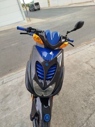Yamaha Aerox 50cc Negra y Azul