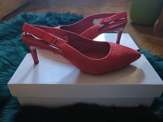 Zapatos rojos  punta fina