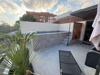 Casa adosada en alquiler en Finestrelles en Esplugues de Llobregat