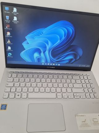 Ordenador portatil Asus Vivobook plateado