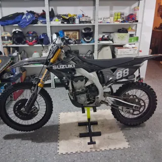 Suzuki RMZ 450 2024