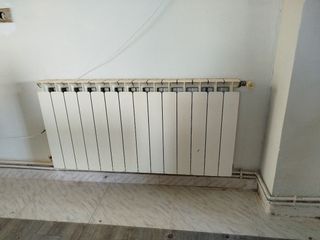 Radiador de agua blanco