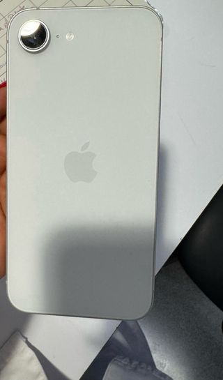 iPhone 16 e Blanco
