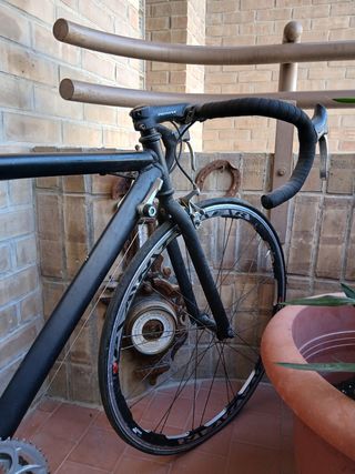 Bicicleta de carretera Promax negra