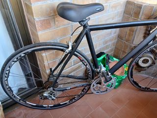 Bicicleta de carretera Promax negra