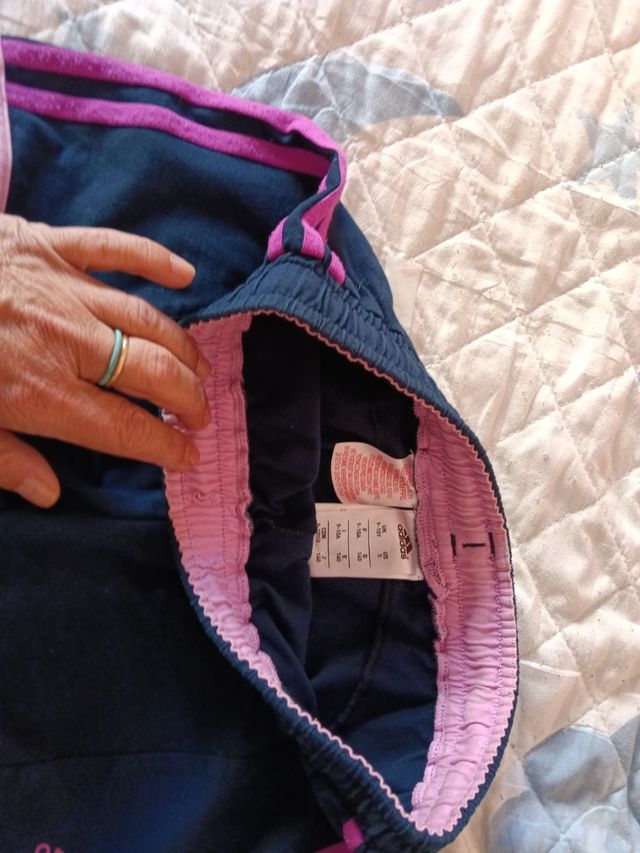 Pantalón corto Adidas azul y rosa
