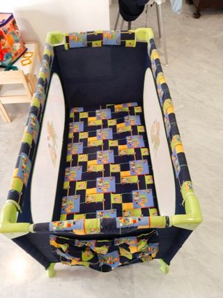 Cuna de viaje para bebé. 120x60x80.