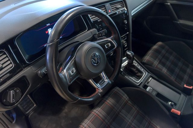 Volkswagen Golf 2.0 TSI GTI Performance DSG7 180kW