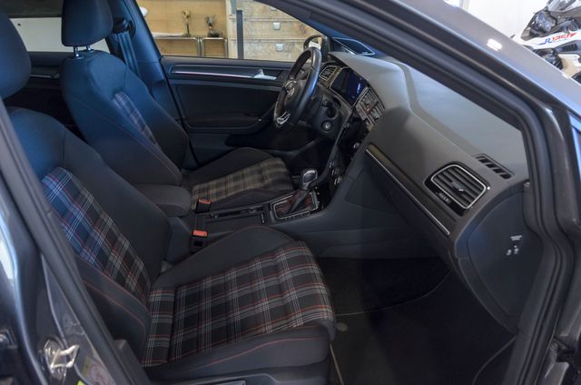 Volkswagen Golf 2.0 TSI GTI Performance DSG7 180kW