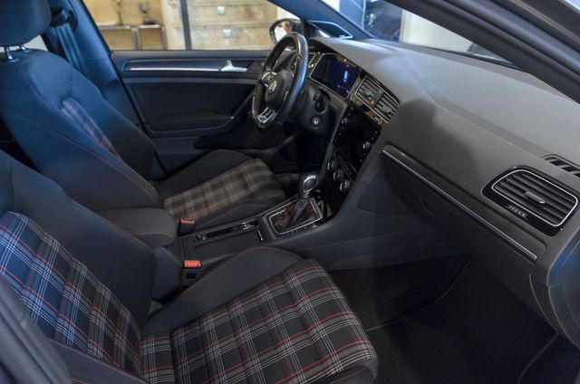 Volkswagen Golf 2.0 TSI GTI Performance DSG7 180kW