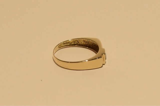 SORTIJA DE ORO 18K/2.6Gr