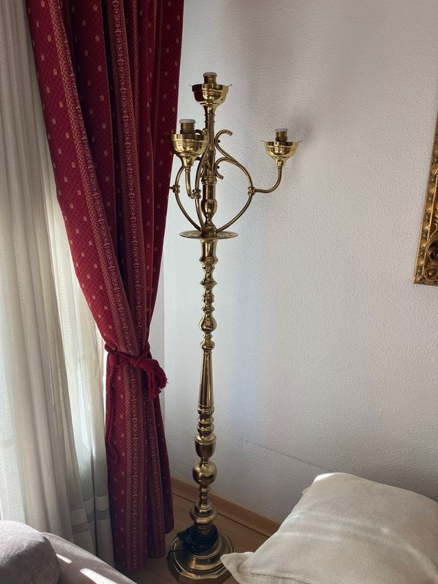 Lámpara de pie vintage dorada