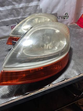 Faro Izquierdo Renault Trafic II 2004