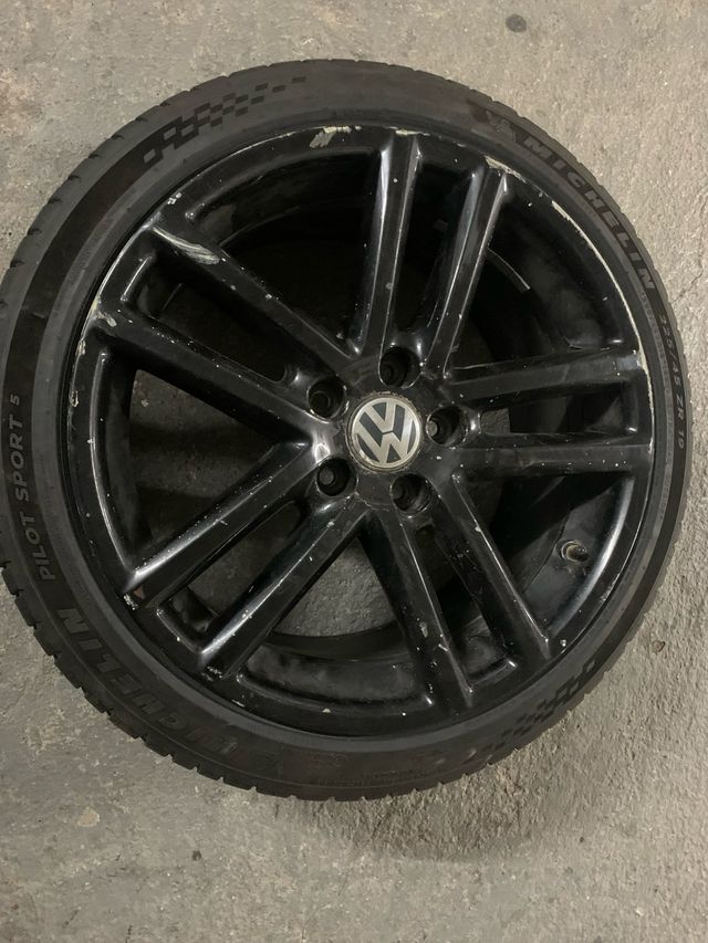 Llanta Volkswagen R19 Michelin Pilot Sport 4