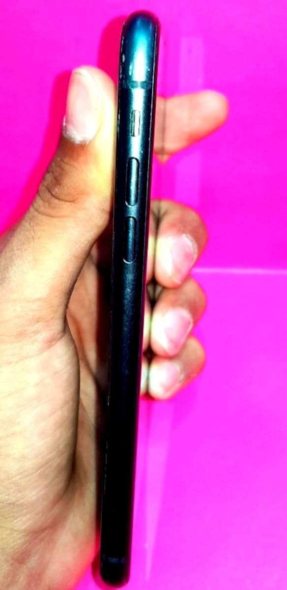 IPHONE 11 BLACK 64GB INTACTO BATERIA 85%