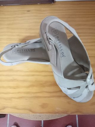 Zapatos Pitillos Talla 38 Beige y Blanco