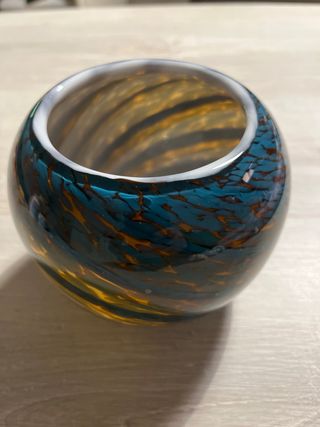 Vaso in vetro soffiato decorato