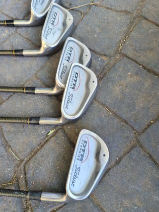 Material golf. Palos, bolsas y carros