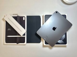 iPad Air 5 M1 64 GB + Apple Pencil + custodia