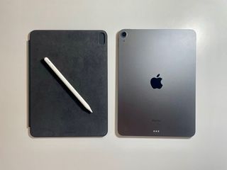 iPad Air 5 M1 64 GB + Apple Pencil + custodia