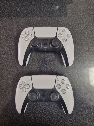 PS5 con Lector + 2 Mandos