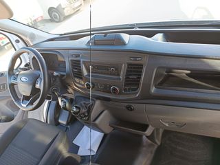 Ford Transit TREND PAQUETERO CON TRAMPILLA 130 CV