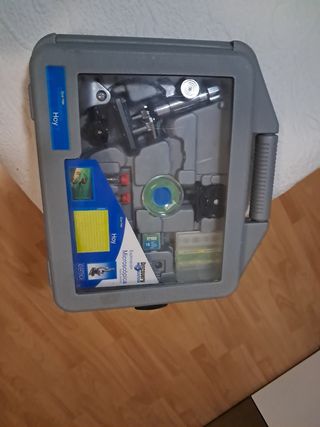 Maletín con microscopio y accesorios