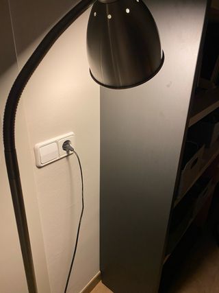 Lámpara de pie metálica plateada - Ikea Lersta