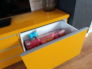 Mueble TV Besta Ikea Amarillo