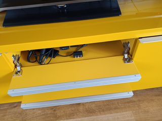 Mueble TV Besta Ikea Amarillo