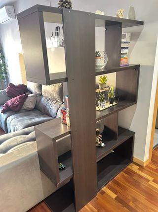 Librería separador de madera y cristal