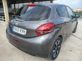 PEUGEOT 208 1.2 PURETECH TECH EDITION