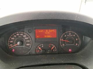 Peugeot Boxer FURGÓN 330 L1H1 2.0 BLUEHDI 110 CV PACK PREMIUM