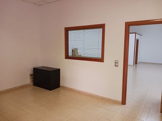 Local comercial en alquiler en Joc de la Bola - Camps d'Esports - Ciutat Jardí - Montcada en Lleida