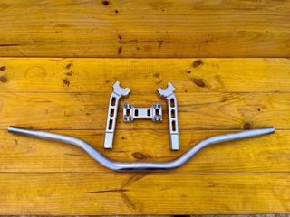 Torretas CNC 8” Manillar Aluminio Harley Davidson