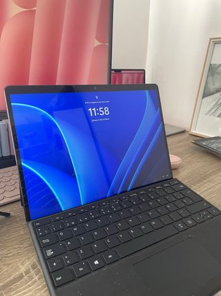 Microsoft Surface Pro 8 con Teclado y Lápiz