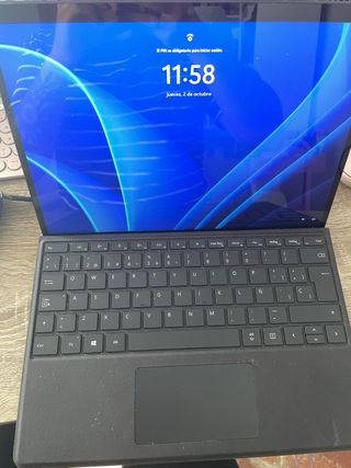 Microsoft Surface Pro 8 con Teclado y Lápiz