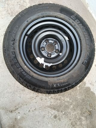 Neumático Continental Cross Contact LX con llantas