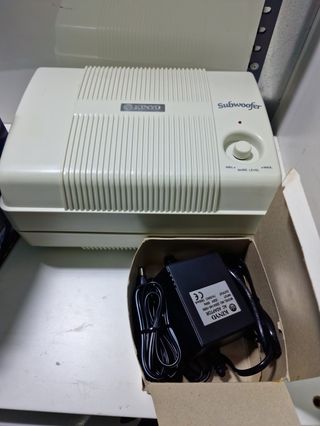 Subwoofer activo Kinyo SA-1000 – Retro PC / Vintag
